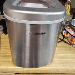 FRIGIDAIRE. ICEMAKER  COUNTER TOP