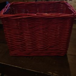 Wicker basket, red 7 1/2 x 4 1/2