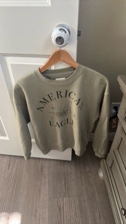 American Eagle sweater