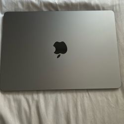 MacBook M2 Air 