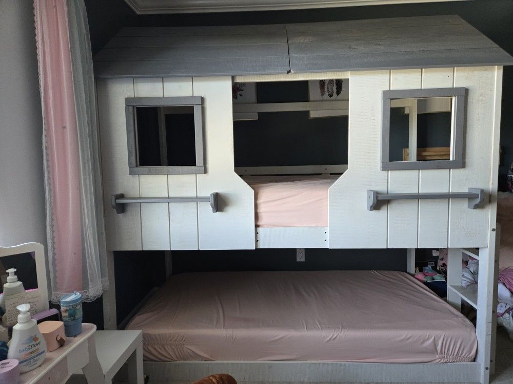 Bunk bed **Mattresses not included**