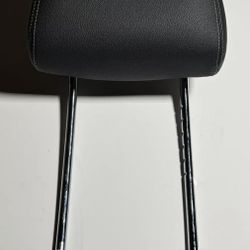 2012 Mercedes CLS550 Sedan Front Right Passenger Or Left Driver Headrest Black x