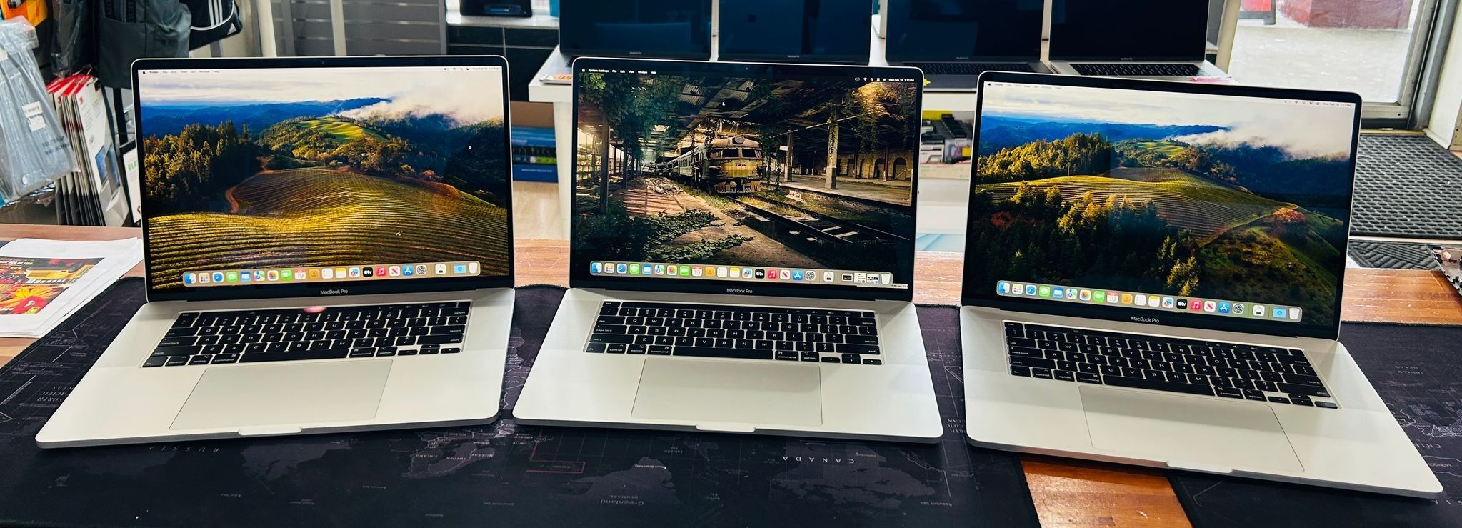 Apple MacBook Pro Core i9 16GB RAM 1TB SSD Radeon - Main Image