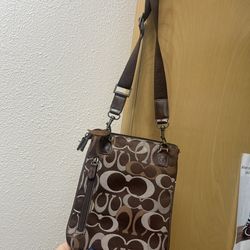 Cross body purse