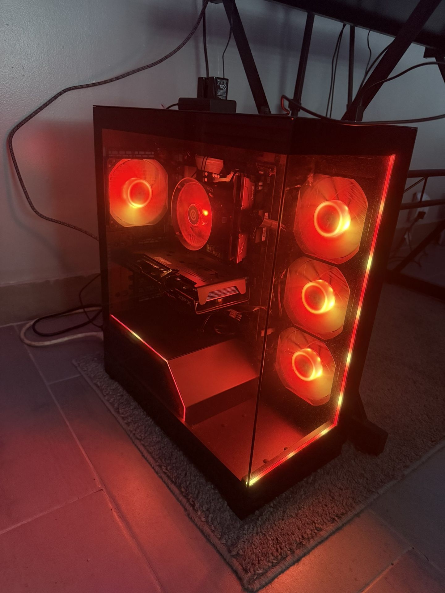Cyberpower PC with 2 monitors & Mic