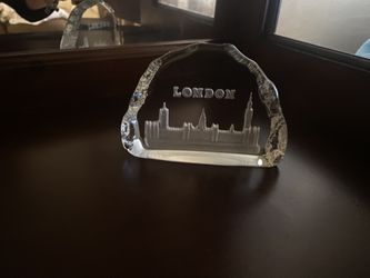 Paperweight /pisapapeles 