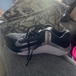 Metcon Women Size 6