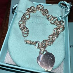 Authentic Tiffany & Co. Return To Tiffany Silver Heart Tag Charm Bracelet