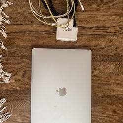 MacBook Pro - 13inch 2016/17
