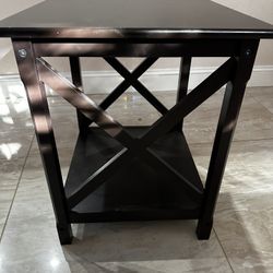 2 Wooden End Tables 