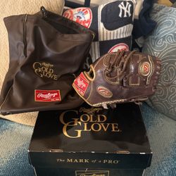 Rawlings Gold Glove New 
