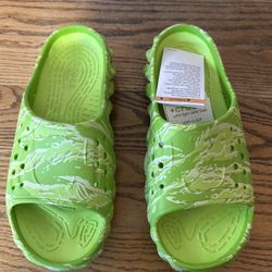 Women’s Crocs - 7 - New - Super Comfortable And Pristinely New 