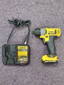 Dewalt 1/4" Screwdriver 12V with Battery & Charger