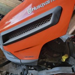 Husqvarna Ridding Lawnmower 