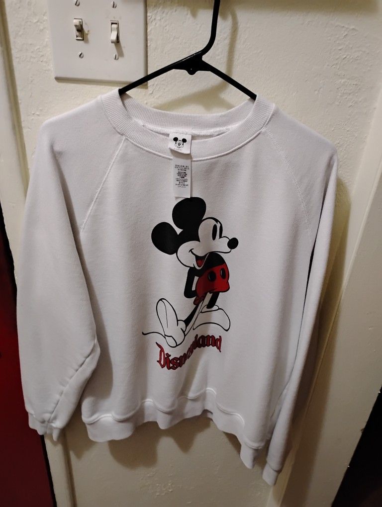 Very Nice Very Well Taken Care Of Disney Sweatshirt Size Large Located In Reedley