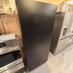 Vinotemp Wine Cooler 30”Inch Dual Zone  Solid Door Garage Ready 