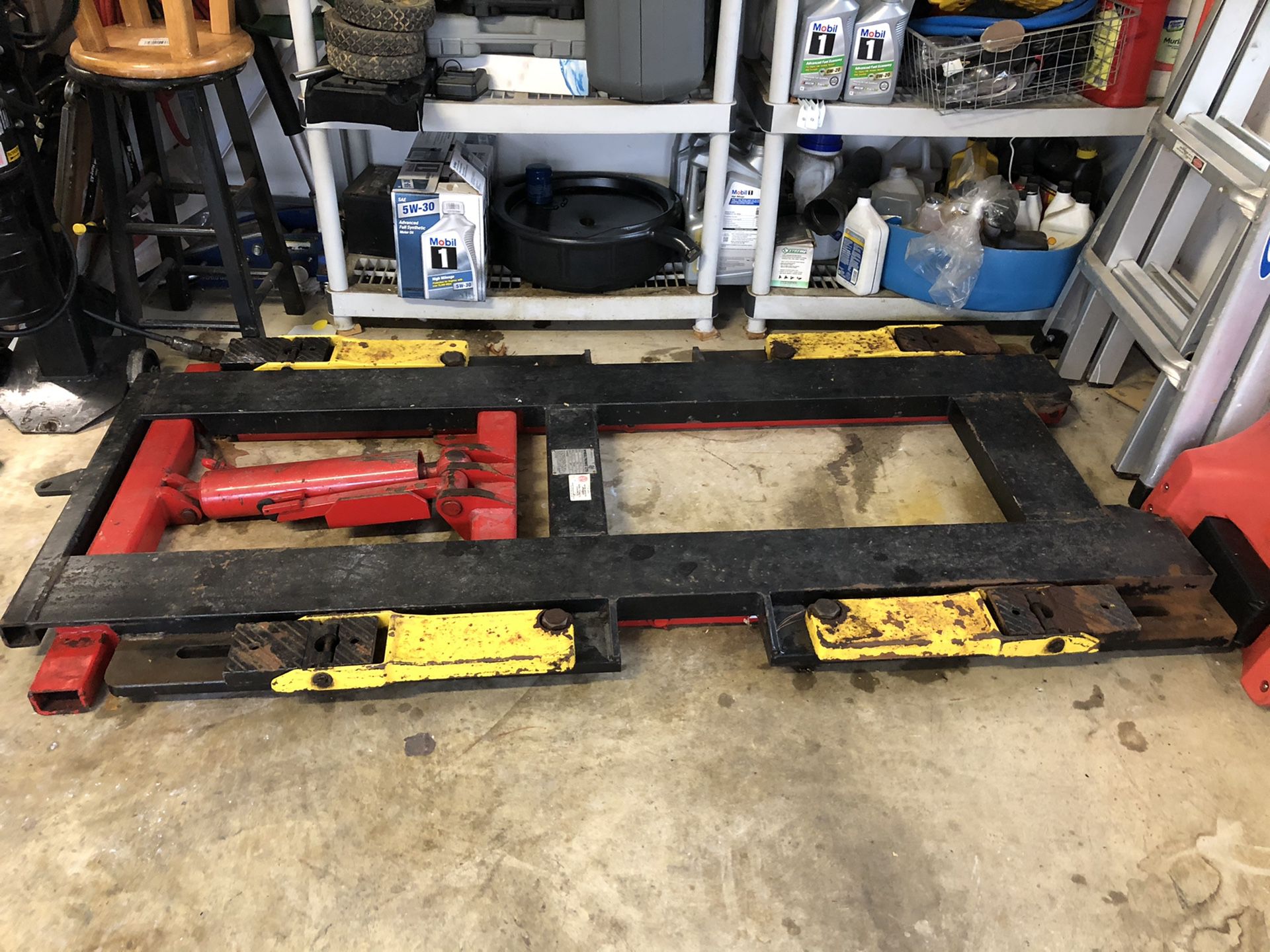 Snap-on car lift. REDUCED