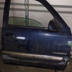GMC Yukon Parts 90 For Set $25 A Piece Or Best Offer 