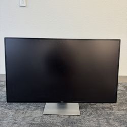 Dell UltraSharp 42.5” 4K Monitor U4320Q