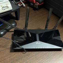 TP Link 4 Port Router 