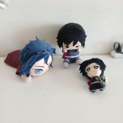 First come first pick up!!!!!
3 original Demon Slayer plushes.
One is 12 inches - one 8 inches and the small one is 7 inches and can be used as Keycha