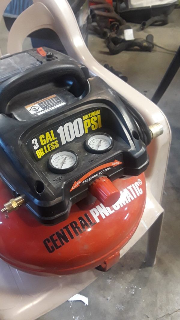 Central pneumatic pancake air compressor, 3 gallon for Sale in Itasca