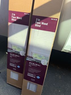 TENGO EN VENTA ESTOS CORTINEROS ESTÁN NUEVOS