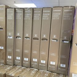 65 Inch Samsung 4K Smart TV With HDR Includes Store Warranty and Financing Available 