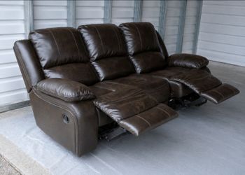 Very Nice Ashley Leather Reclining Sofa Couch