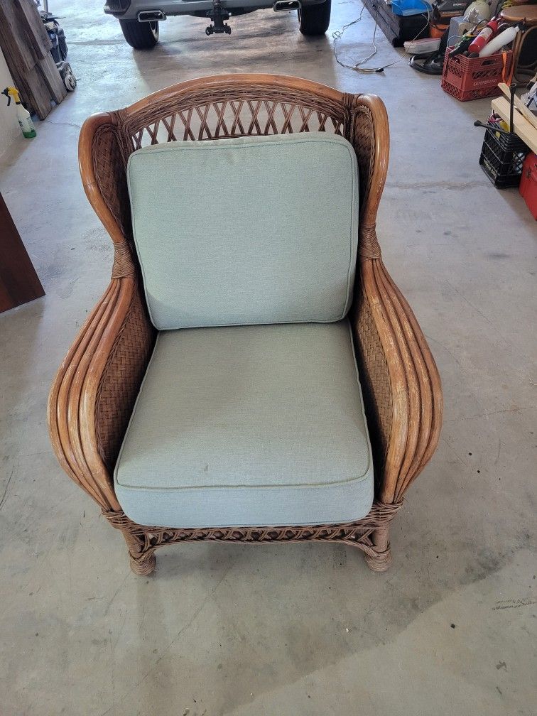 Rattan lounge chair