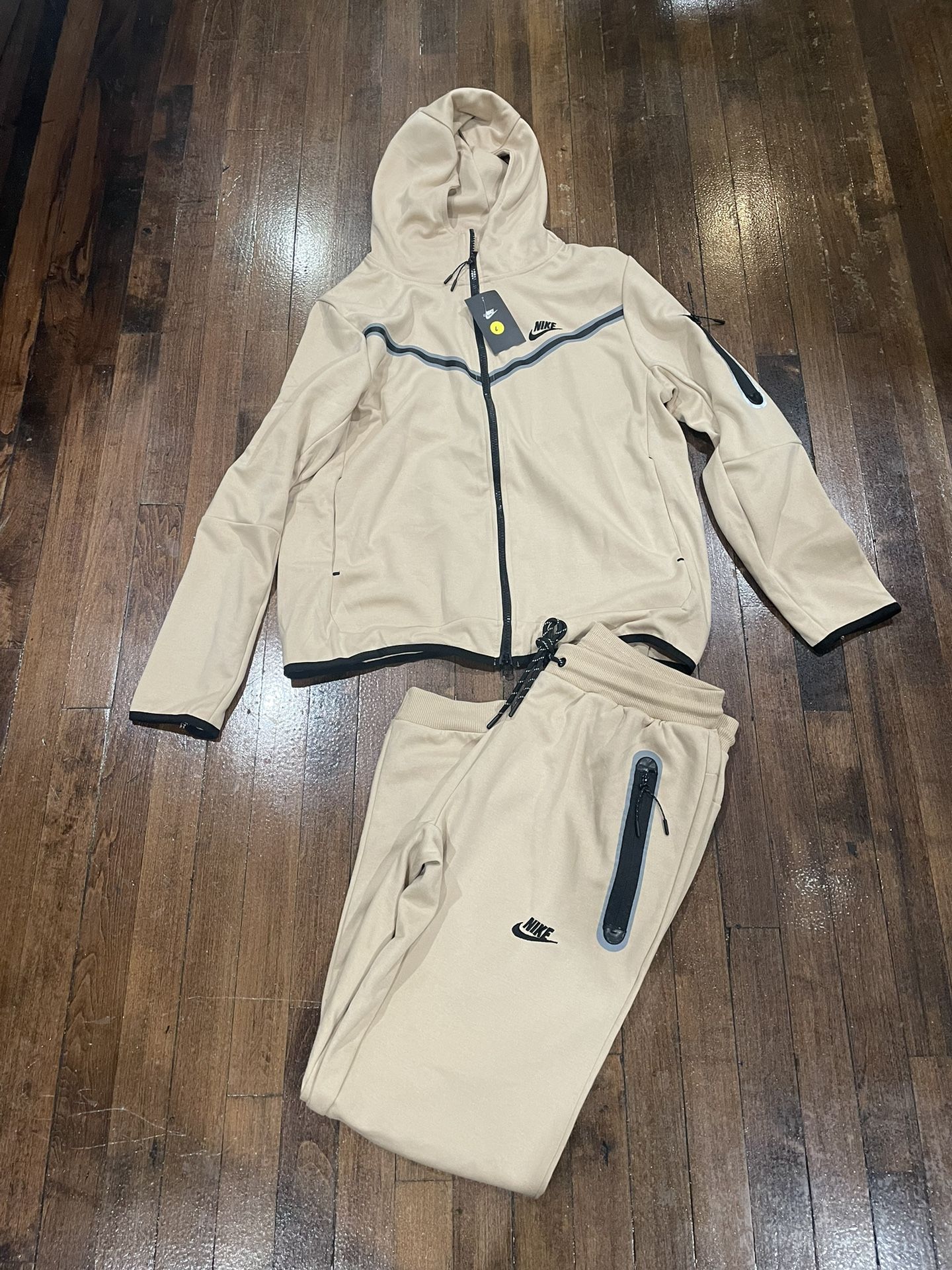 Nike Tech Jogger Suit Hoody Beige 