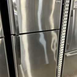 Refrigerador Pre Usado En Acero Inoxidable 