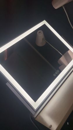 Vanity mirror