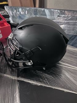 Football helmet (YM)