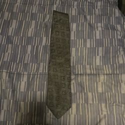 GUCCI  MADE IN  ITALY  BLACK TIE New! No Tags 