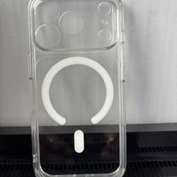 iPhone 17 Clear Magnetic Case