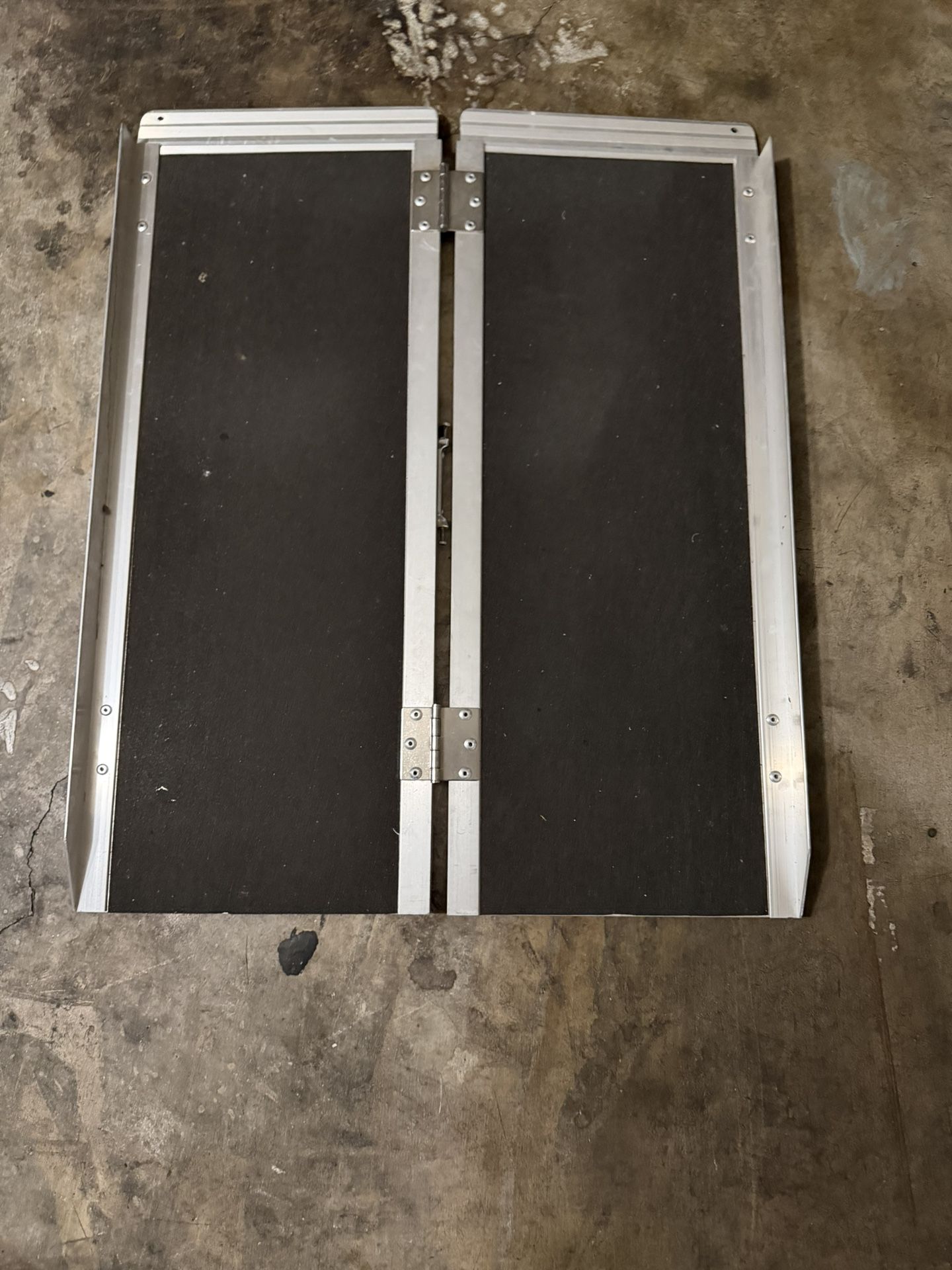 Aluminum Wheel Wheelchair Ramp