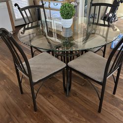 Glass Top dinette Set With 4 Chairs! 