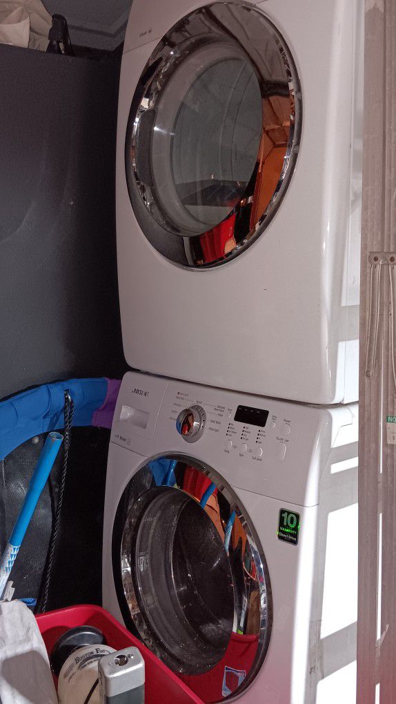 Washer Dryer.  Set $500. 220v