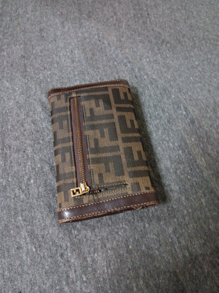 2000 Fendi Coin Wallet And Gucci Coin Wallet Bundle