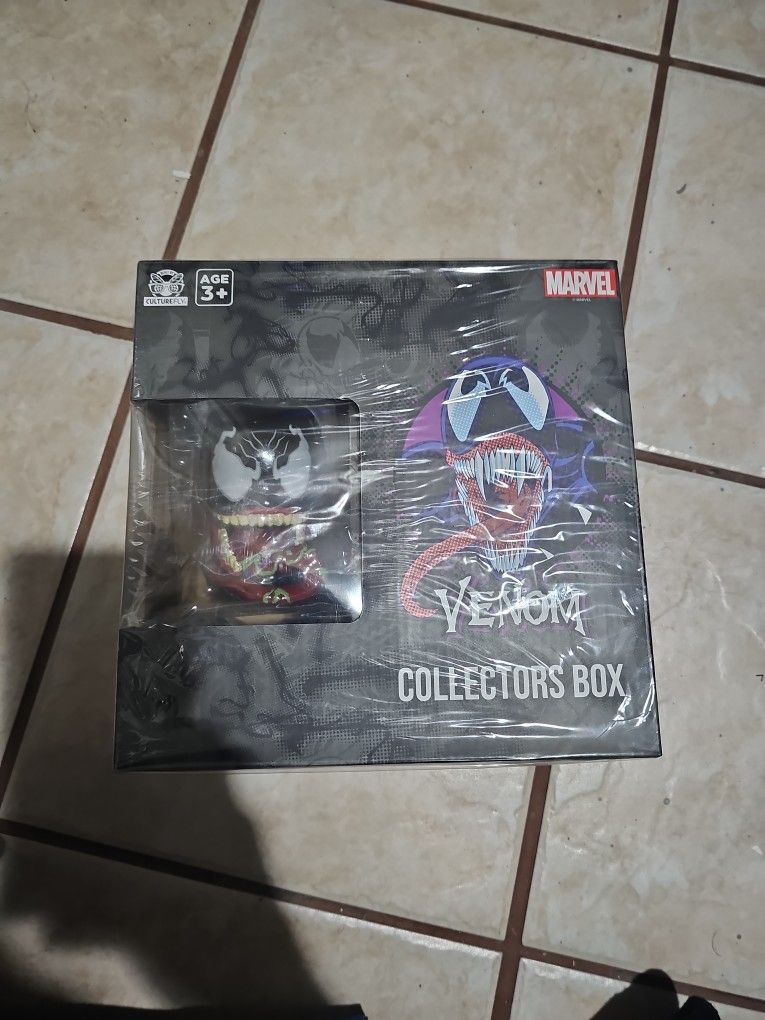 Marvels Venom Collectors Box