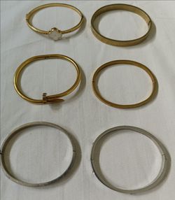6 bracelets