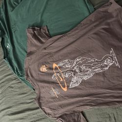 MENS VINTAGE XL NIKE SHIRTS