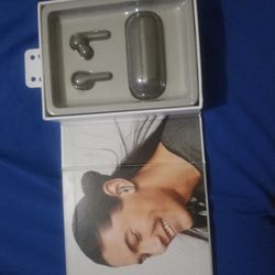 HeyDay Wireless Earbuds!!(Brand New)