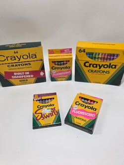 Lot of Vintage Crayola crayons
