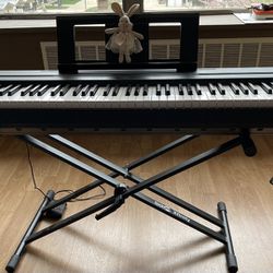 Yamaha p71 Keyboard+ Extras - Great Condition, Over $750  Cost Originally 