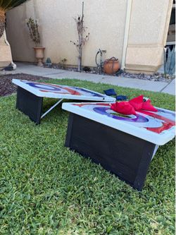 Corn hole game set