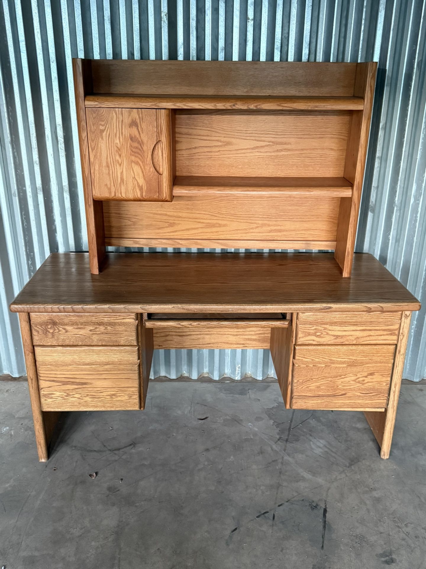 Computer Desk with Hutch