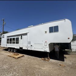 2005 Weekend Warrior CR4005+3FT 5th Wheel Toy Hauler 