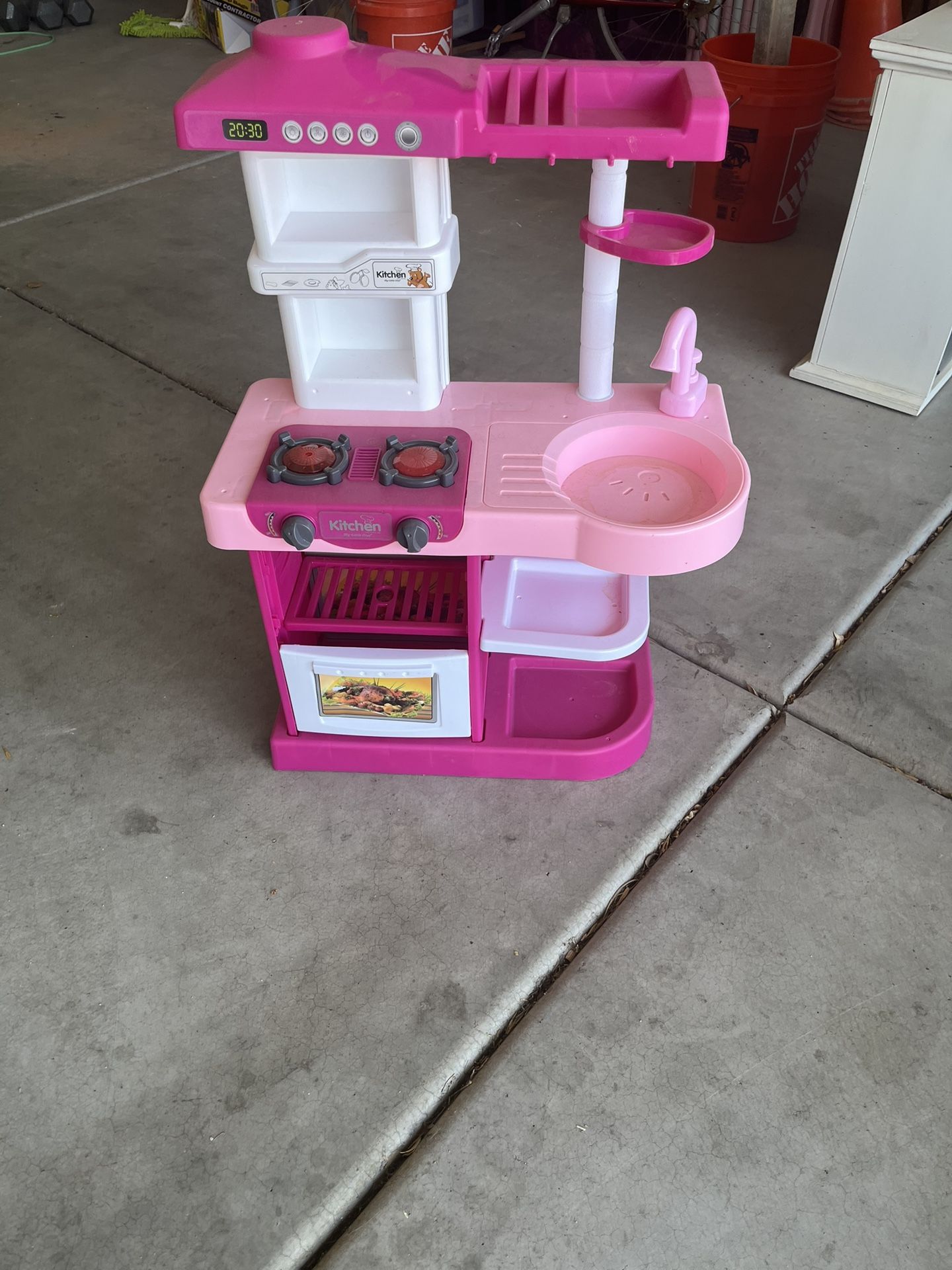 Small Plastic Kids Play Kitchen